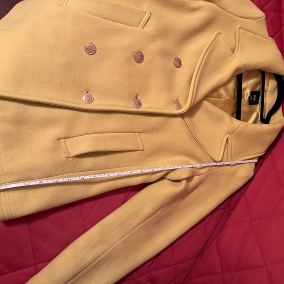 Yellow GAP jacket with golden buttons. - Picture 7 of 7
